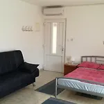 Apartment With Parking Spaces Barbat, Rab - 11472 *