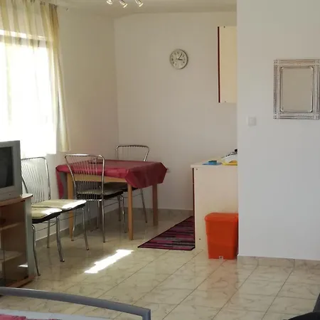 Apartment With Parking Spaces Barbat, Rab - 11472 *